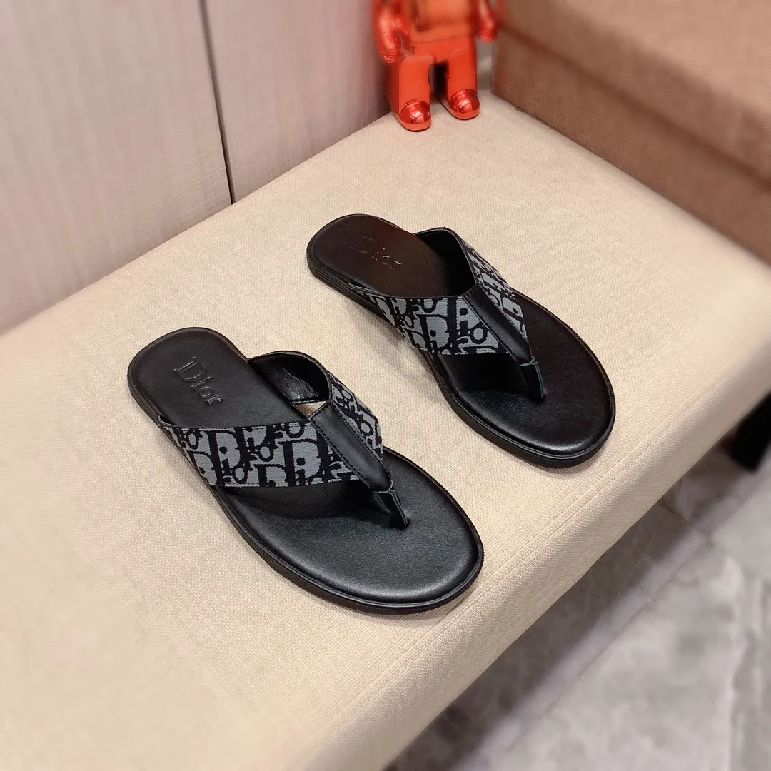 Slippers: New model factory price 220: 🎩🎩🔥🔥《Dior* 》【High·Version】Series of slippers, top purchasing agent🔍🔍Men's 2020 counters are on sale at the same time, imported from Italy, original selected cowhide, exquisite workmanship,), sole: (super comfortable) original factory special supply Original sole, ⚠️Exclusive double-layer movable molded sole, super comfortable⚠️, real shot 🎬The real thing is more beautiful🔍🔍original quality, you can go in and out of the counter at will, 266 positive code 38-44, long-term availability